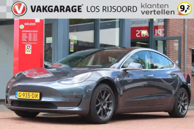 Tesla Model 3 (2019) thumbnail 1