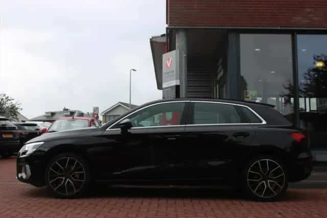 Audi A3 (2022) thumbnail 2