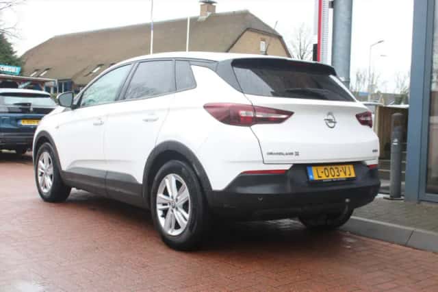 Opel Grandland X (2019) thumbnail 3