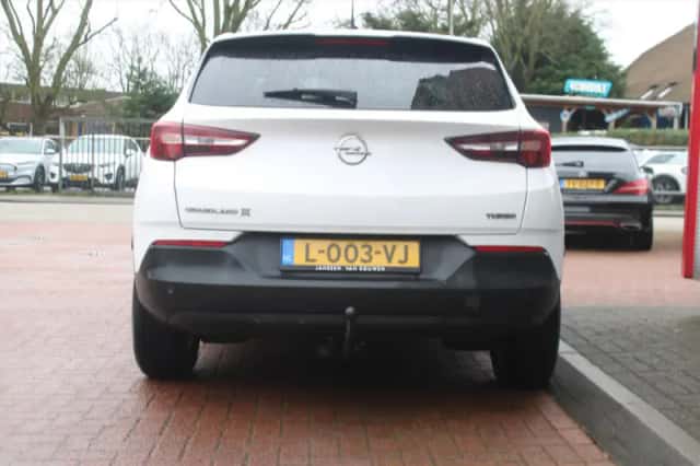 Opel Grandland X (2019) thumbnail 4