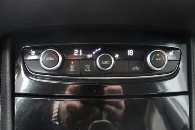 Opel Grandland X (2019) thumbnail 10
