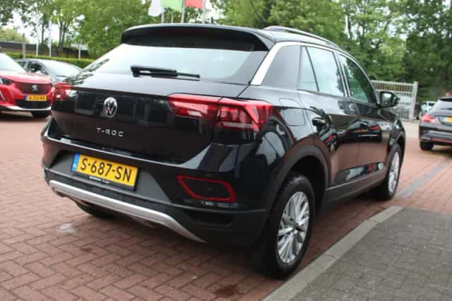Volkswagen T-Roc (2023) thumbnail 5