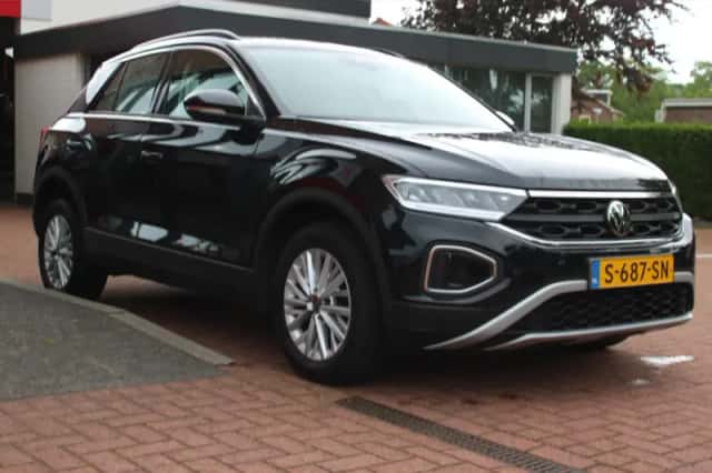 Volkswagen T-Roc (2023) thumbnail 6