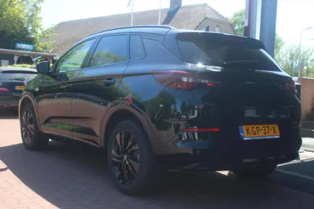 Opel Grandland (2022) thumbnail 3