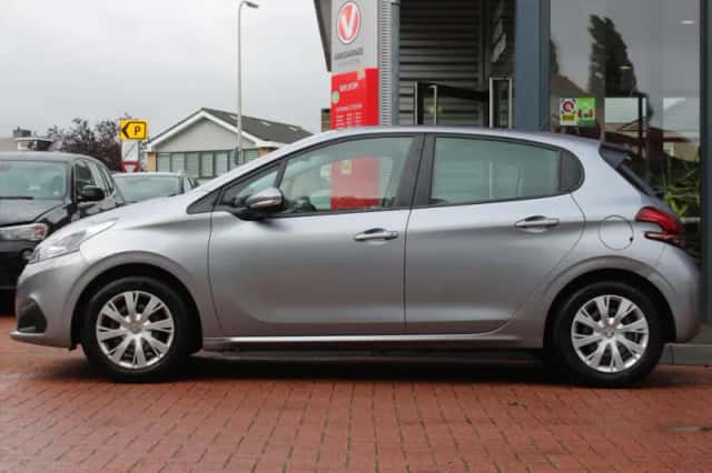 Peugeot 208 (2019) thumbnail 2