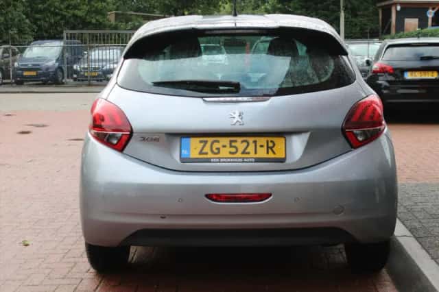 Peugeot 208 (2019) thumbnail 4