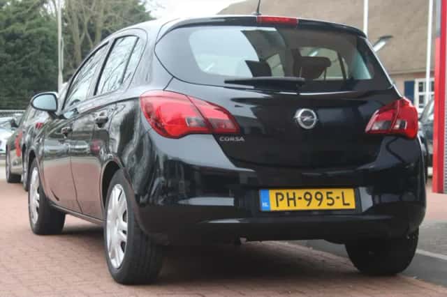 Opel Corsa (2017) thumbnail 3