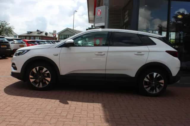 Opel Grandland X (2019) thumbnail 2