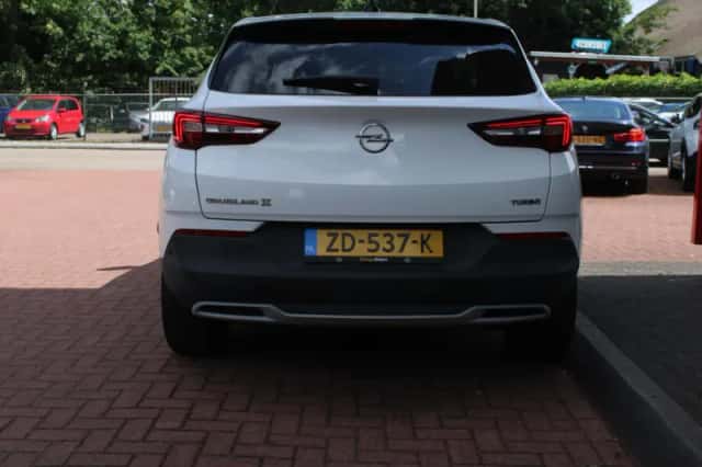 Opel Grandland X (2019) thumbnail 4