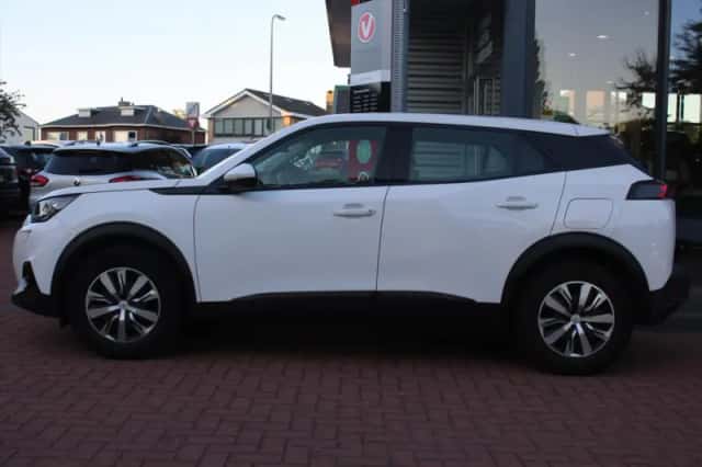 Peugeot 2008 (2021) thumbnail 2