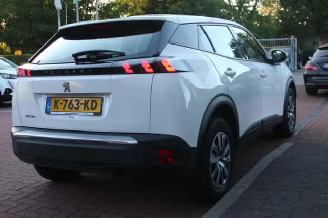 Peugeot 2008 (2021) thumbnail 5