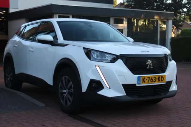 Peugeot 2008 (2021) thumbnail 6