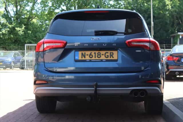 Ford Focus (2021) thumbnail 4
