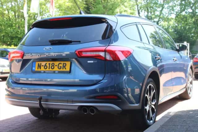 Ford Focus (2021) thumbnail 5