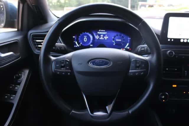 Ford Focus (2021) thumbnail 8
