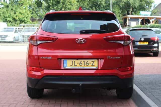 Hyundai Tucson (2016) thumbnail 4