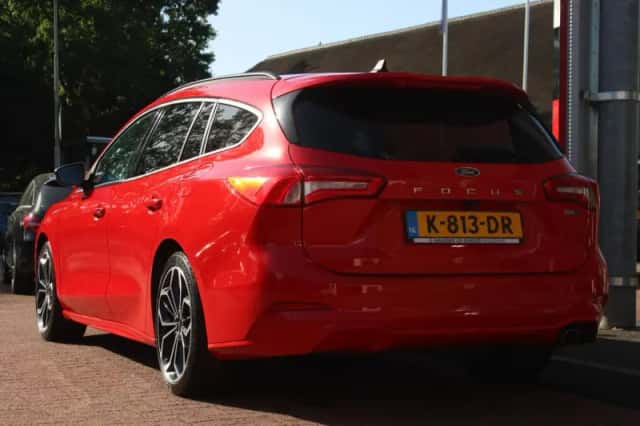 Ford Focus (2020) thumbnail 3
