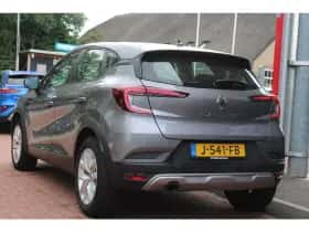 Renault Captur (2020) thumbnail 3