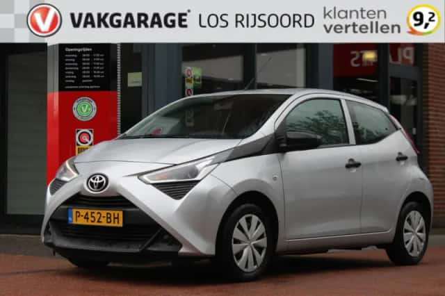 Toyota Aygo (2022) thumbnail 1