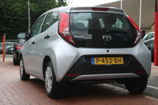 Toyota Aygo (2022) thumbnail 3