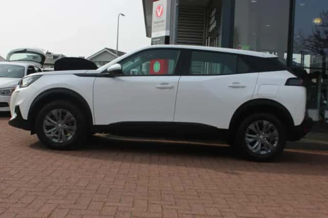 Peugeot 2008 (2020) thumbnail 2