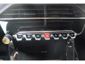 Peugeot 2008 (2020) thumbnail 11