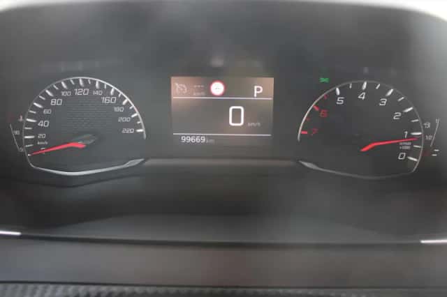 Peugeot 2008 (2020) thumbnail 12