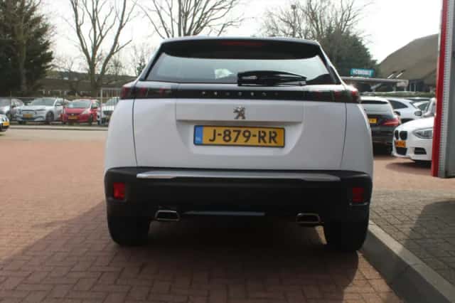 Peugeot 2008 (2020) thumbnail 4