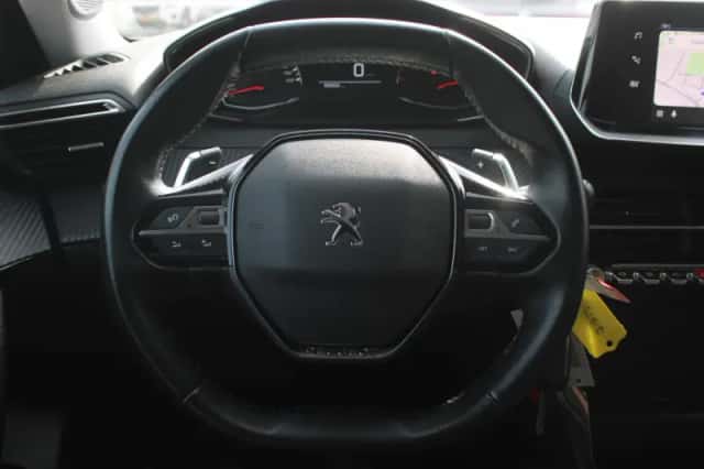 Peugeot 2008 (2020) thumbnail 8