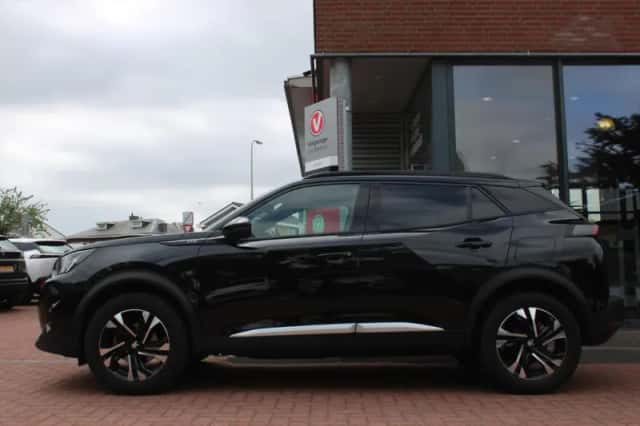 Peugeot 2008 (2021) thumbnail 2
