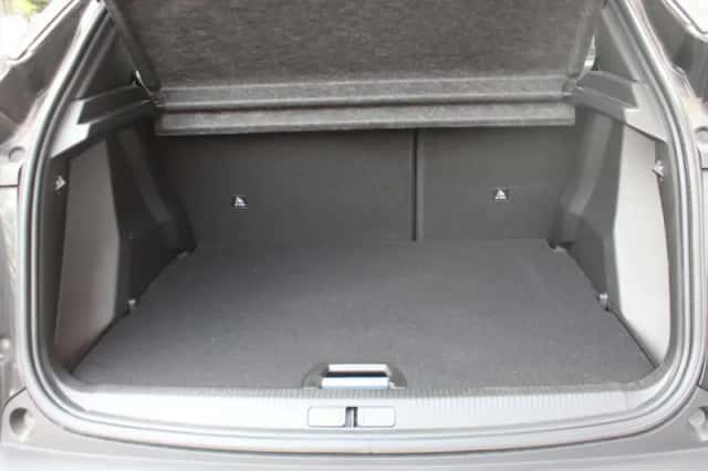 Peugeot 2008 (2021) thumbnail 16