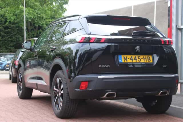Peugeot 2008 (2021) thumbnail 3