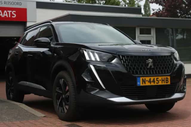 Peugeot 2008 (2021) thumbnail 6