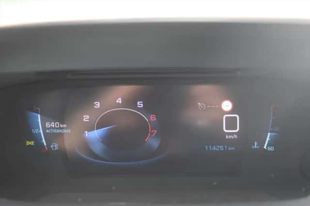 Peugeot 2008 (2021) thumbnail 9