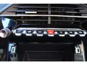 Peugeot 2008 (2021) thumbnail 11