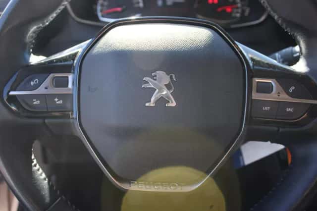Peugeot 2008 (2021) thumbnail 13