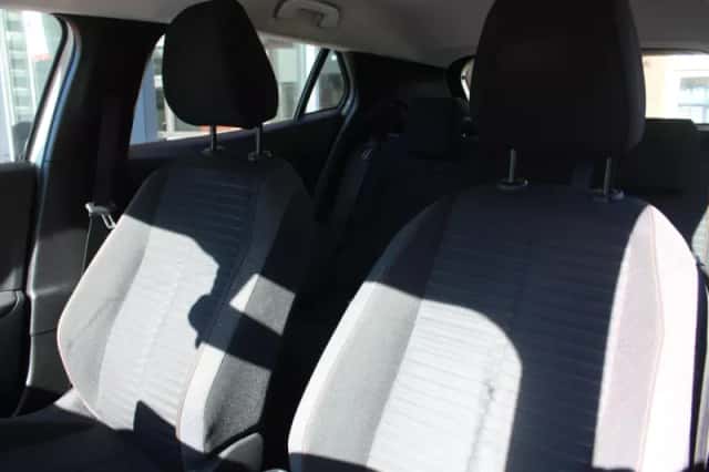 Peugeot 2008 (2021) thumbnail 15