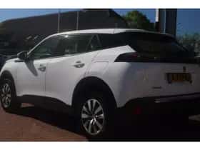 Peugeot 2008 (2021) thumbnail 3