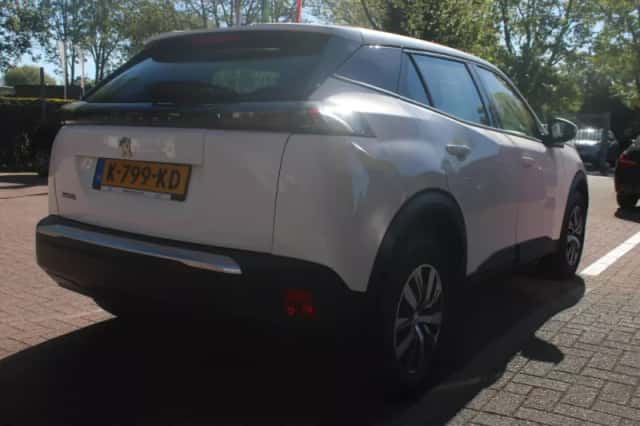 Peugeot 2008 (2021) thumbnail 5