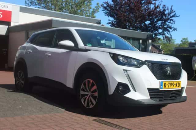 Peugeot 2008 (2021) thumbnail 6