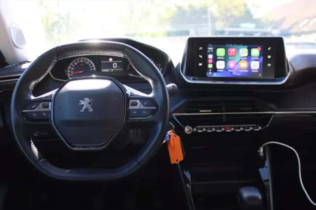 Peugeot 2008 (2021) thumbnail 7