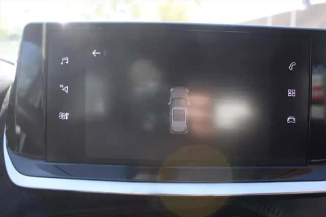 Peugeot 2008 (2021) thumbnail 10