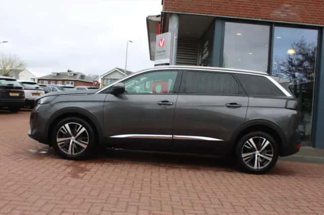Peugeot 5008 (2021) thumbnail 2