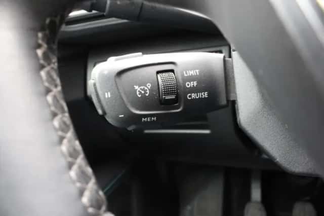 Peugeot 5008 (2021) thumbnail 13