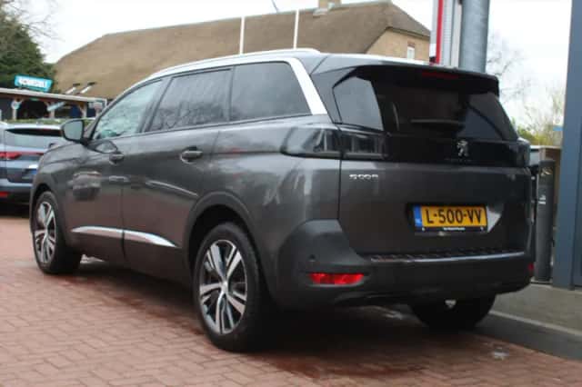 Peugeot 5008 (2021) thumbnail 3