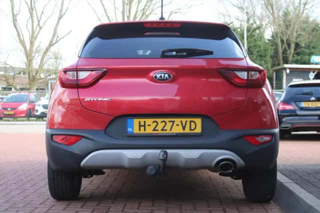 Kia Stonic (2019) thumbnail 4