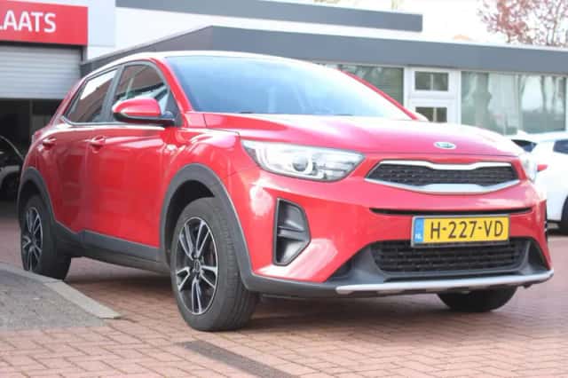 Kia Stonic (2019) thumbnail 6
