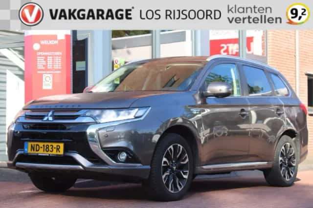 Mitsubishi Outlander (2017) thumbnail 1