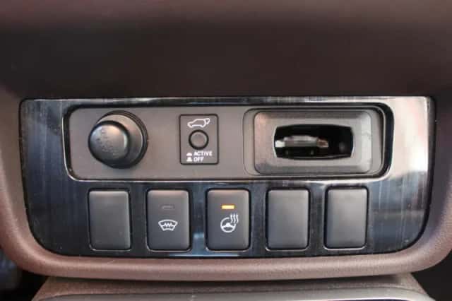 Mitsubishi Outlander (2017) thumbnail 13