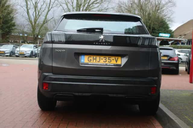 Peugeot 3008 (2021) thumbnail 4